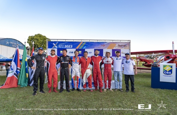 FOTO OFICIAL - FOUR MINUTES - PILOTOS CAMPEONATO BY RAVELLI.jpg